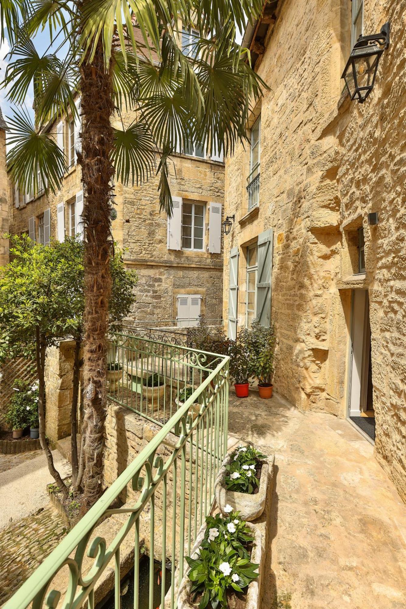 La Villa Des Consuls - Gite De Tourisme De Charme Sarlat-la-Caneda Bagian luar foto